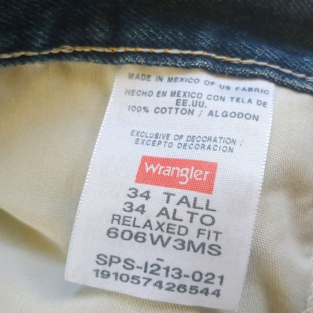 WRANGLER Classic 5 pocket Relaxed Fit Jean Shorts. Sz 34 Tall. 2 PAIRS!